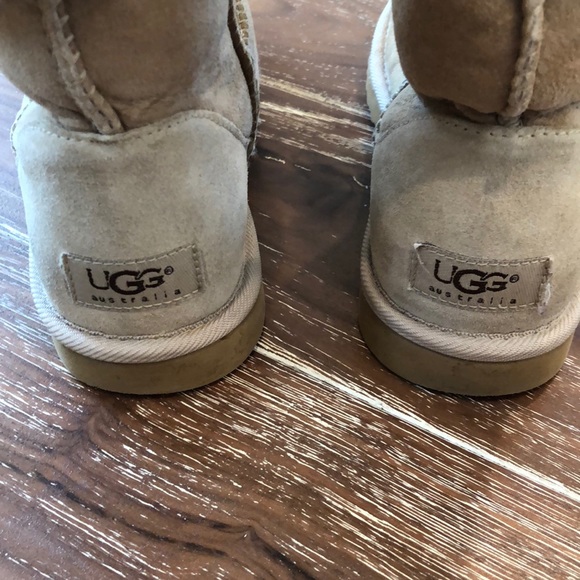 UGG boots size 7 - Picture 3 of 5